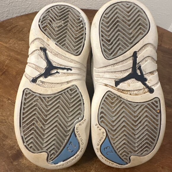 Jordan 12 Retro Shoes University Blue Wolf Gray - Picture 4 of 10